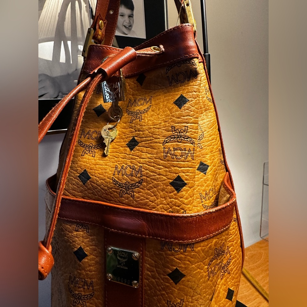 MCM Cognac & Orange Large Tall Bucket Bag w/Lock & Key - Picture 3 of 11
